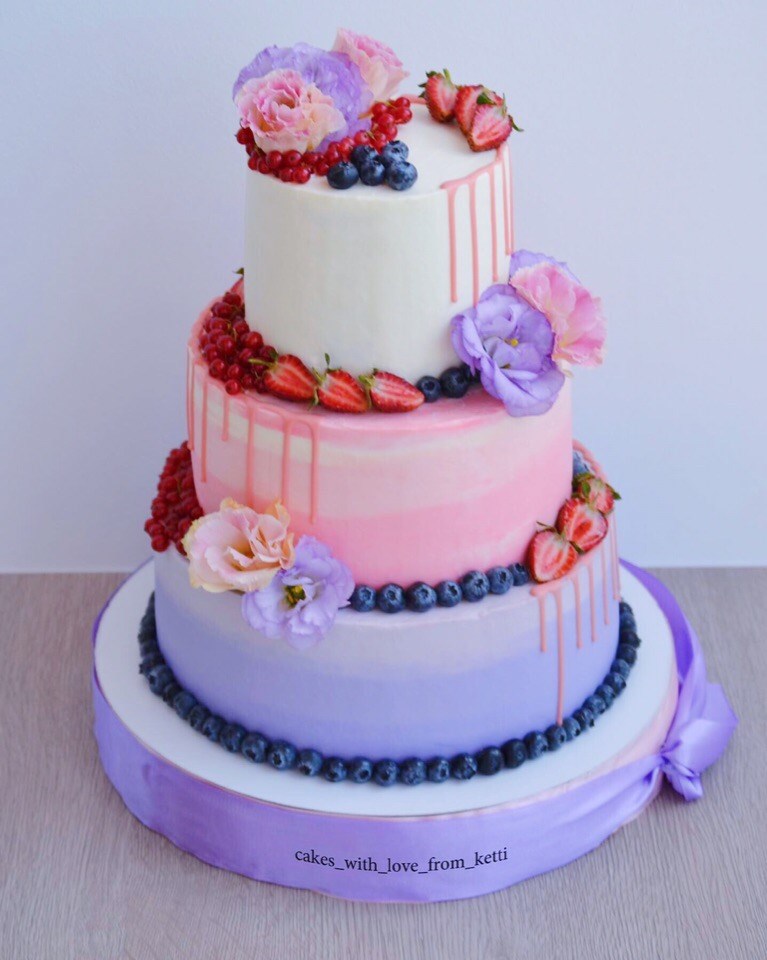 Свадебный трехъярусный торт