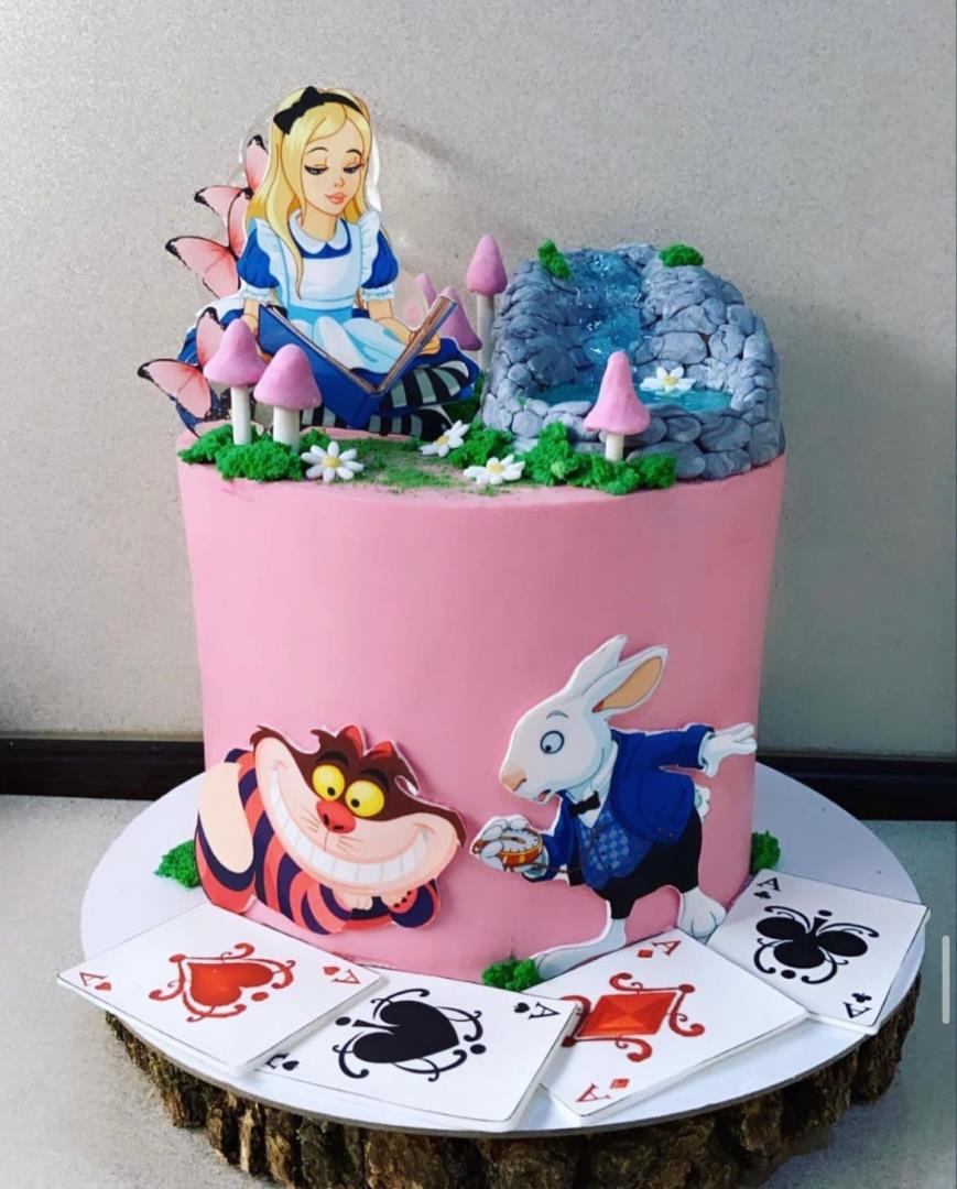 Торт с Алисой